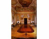 St. Petersburg: Insight City Guide (+ Restaurant Guide)