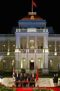 The Ruling Elite of Singapore: Networks of Power and Influence in Southeast Asia